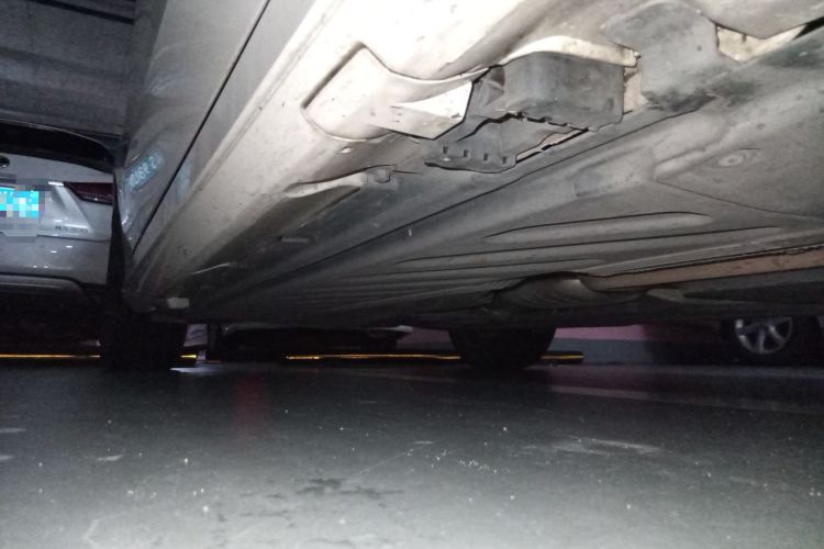 Used Mercedes-Benz C-Class 2015 C 300 Sport Edition Chassis Front Right