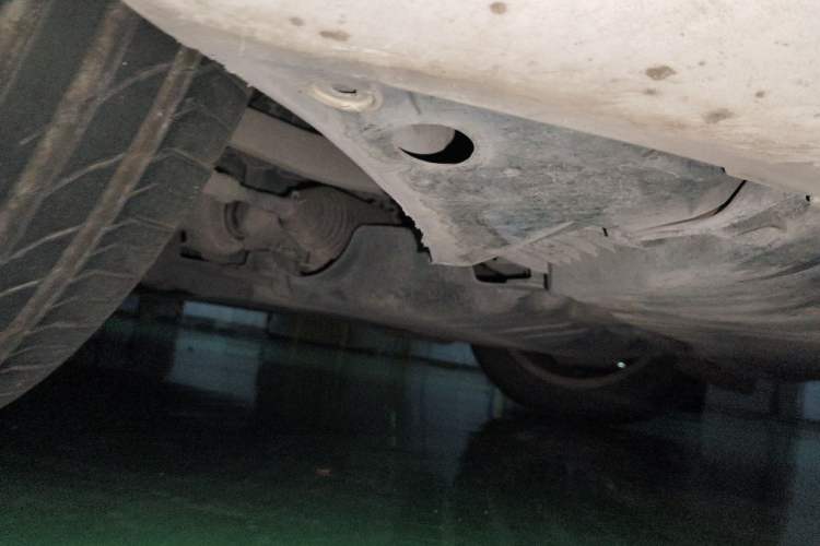 Used Mercedes-Benz C-Class 2015 C 200 L Chassis Front Right