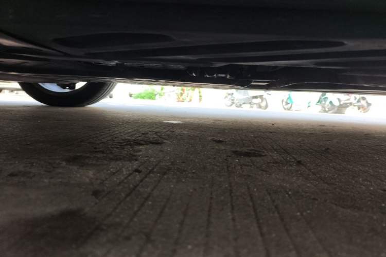 Used Mercedes-Benz C-Class 2015 C 200 L 4MATIC Sport Edition Chassis Front Right