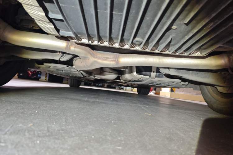 Used Mercedes-Benz C-Class 2015 Facelift C 200 L Chassis Rear