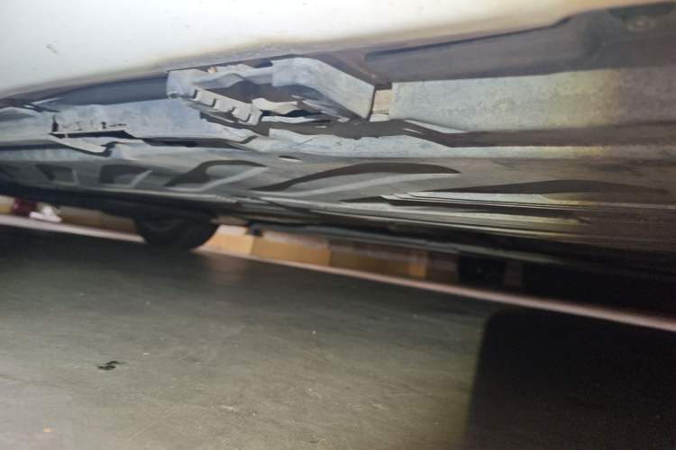 Used Mercedes-Benz C-Class 2015 Facelift C 200 L Chassis Rear Left