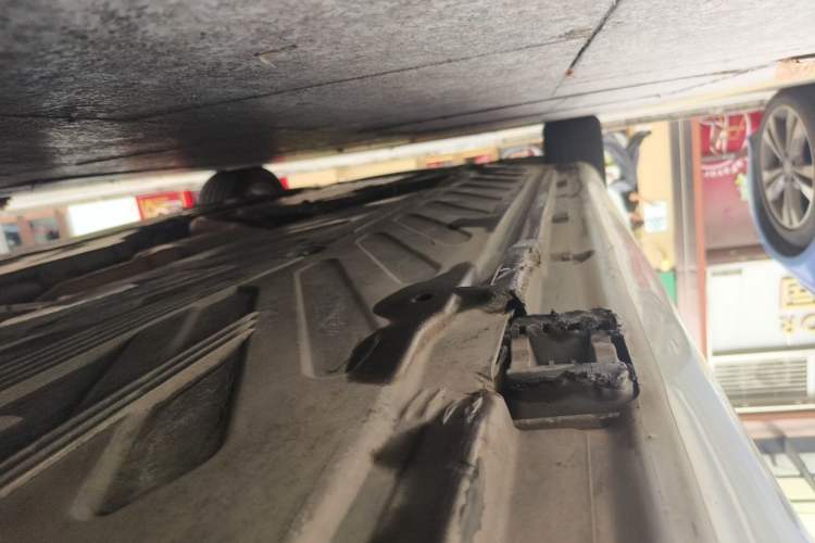 Used Mercedes-Benz C-Class 2015 C 200 L Chassis Rear Left
