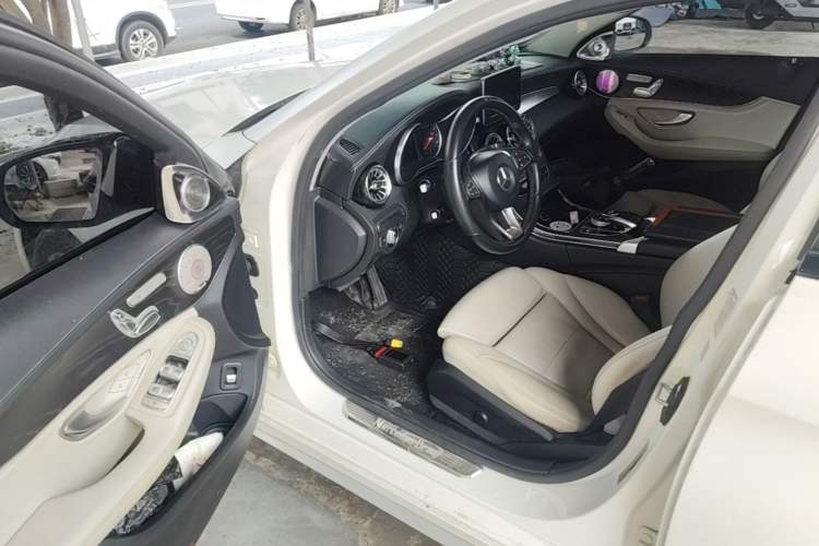 Used Mercedes-Benz C-Class 2015 Revised C 200 L Sport Edition Driver Seat