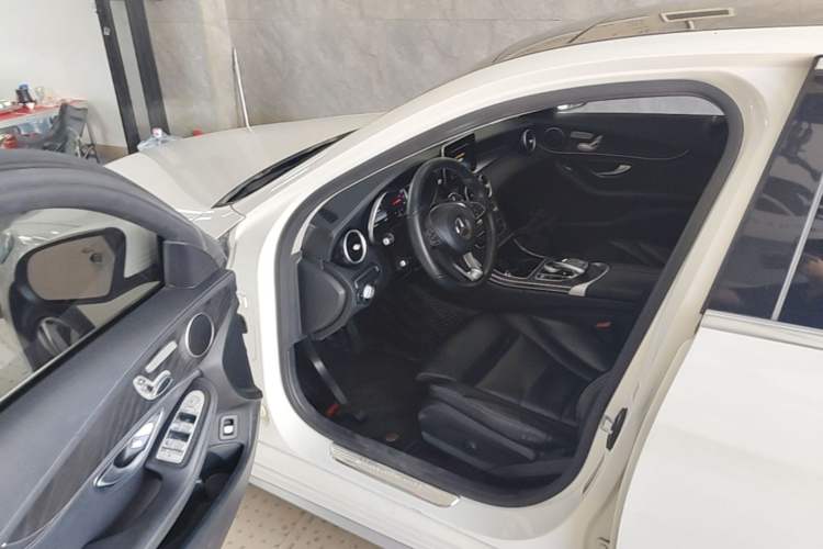 Used Mercedes-Benz C-Class 2015 Revised C 200 L Sport Edition Driver Seat
