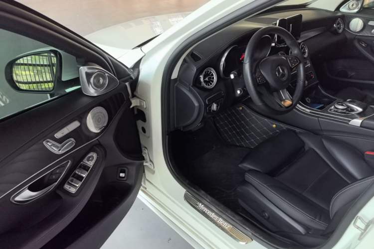 Used Mercedes-Benz C-Class 2015 Revised C 200 L Sport Edition Driver Seat