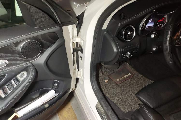 Used Mercedes-Benz C-Class 2015 Facelift C 180 L Driver Seat