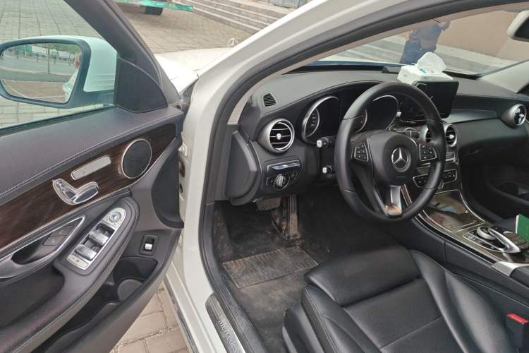 Used Mercedes-Benz C-Class 2015 C 200 L Driver Seat