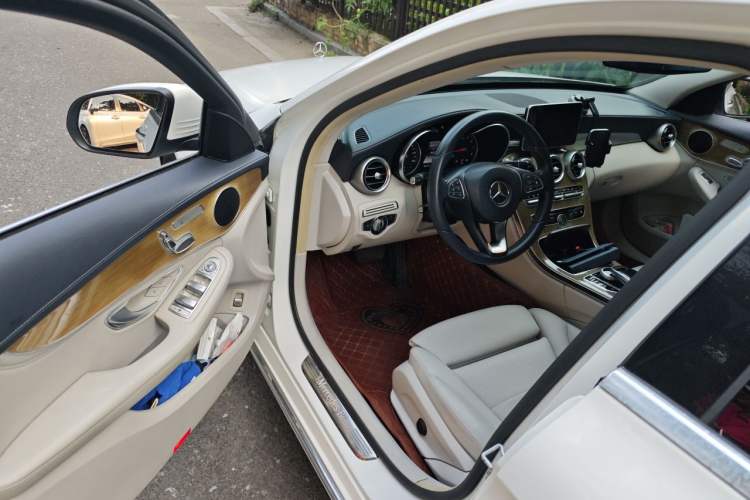 Used Mercedes-Benz C-Class 2015 C 200 L Driver Seat