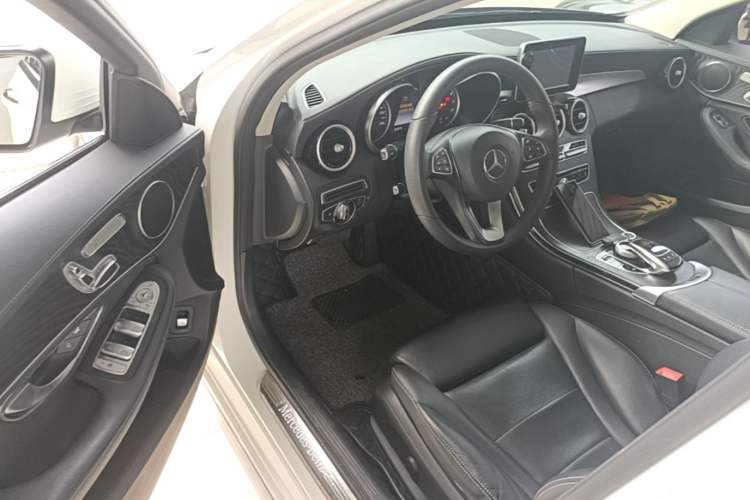 Used Mercedes-Benz C-Class 2015 Revised C 200 L Sport Edition Driver Seat