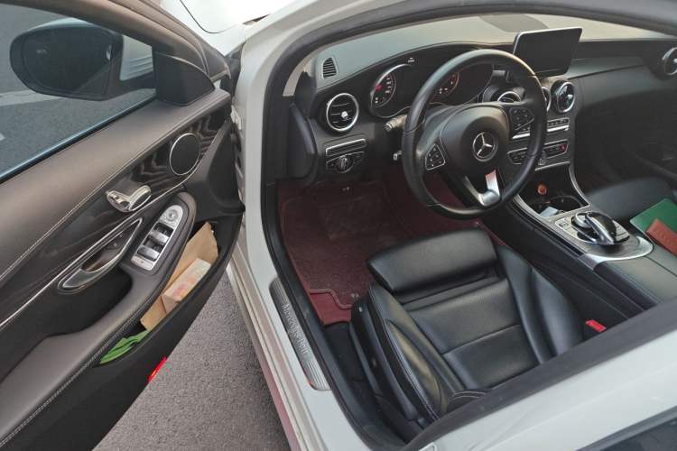 Used Mercedes-Benz C-Class 2015 C 180 L Sport Edition Driver Seat