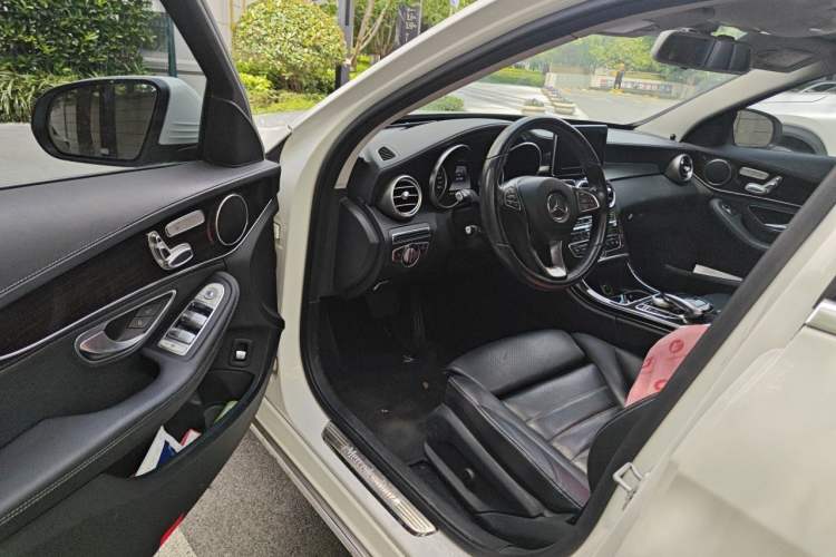 Used Mercedes-Benz C-Class 2015 Facelift C 200 L Driver Seat