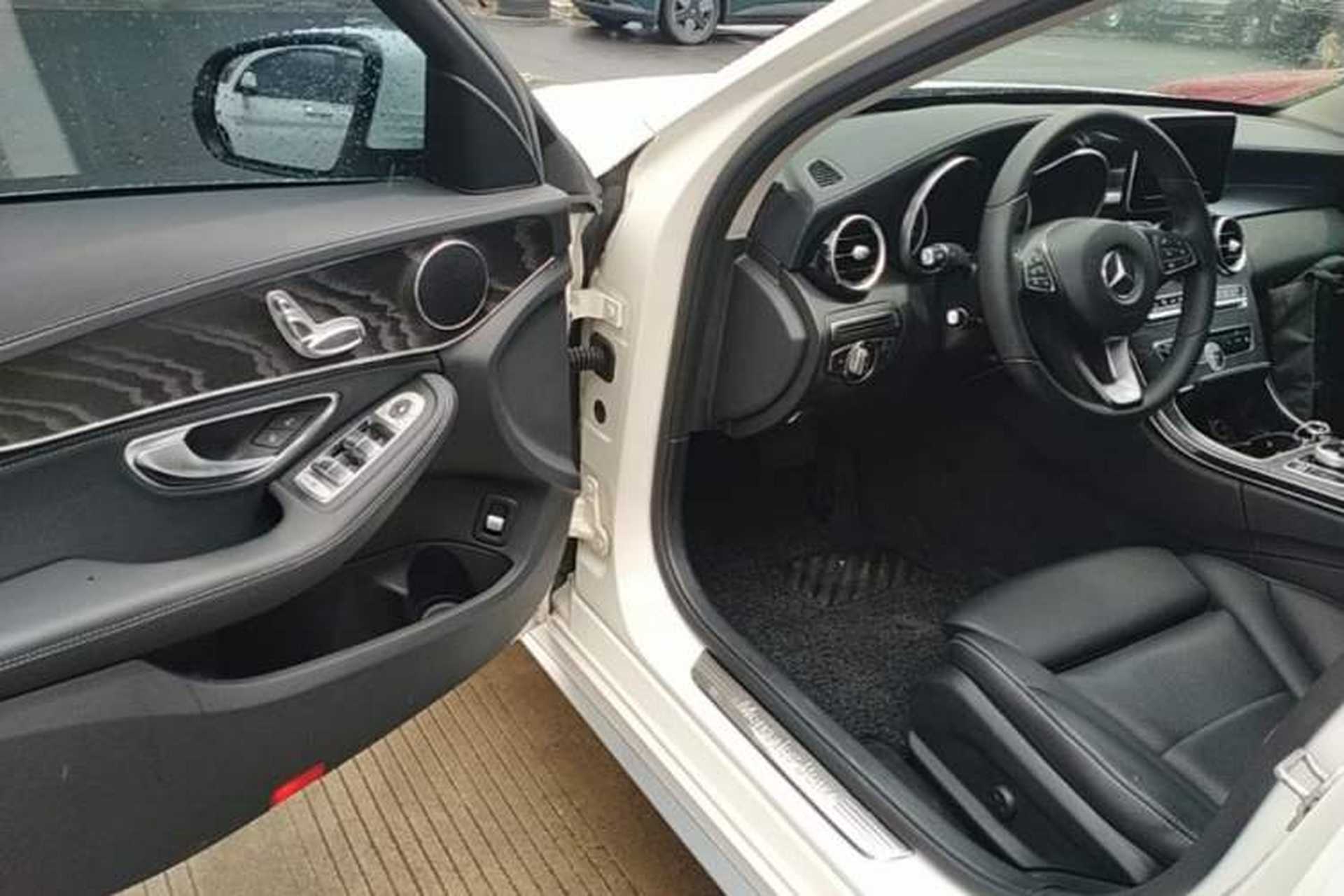 Used Mercedes-Benz C-Class 2015 Restyled C 180 L Sport Edition Driver Seat