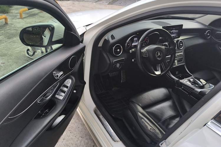 Used Mercedes-Benz C-Class 2015 Restyled C 180 L Sport Edition Driver Seat