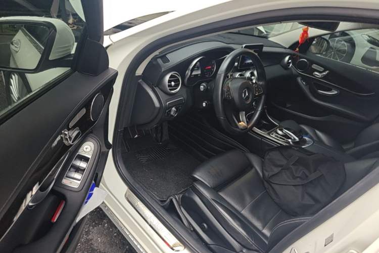 Used Mercedes-Benz C-Class 2015 C 200 L Driver Seat