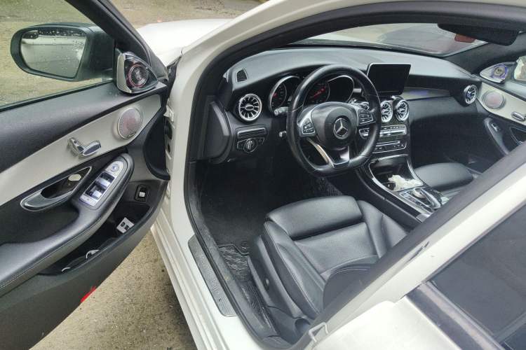 Used Mercedes-Benz C-Class 2015 C 200 Sport Edition Driver Seat