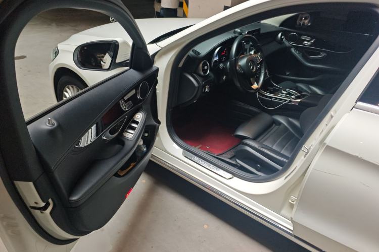 Used Mercedes-Benz C-Class 2015 Facelift C 200 L Driver Seat