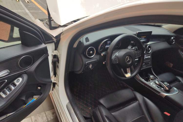 Used Mercedes-Benz C-Class 2015 Restyled C 180 L Sport Edition Driver Seat