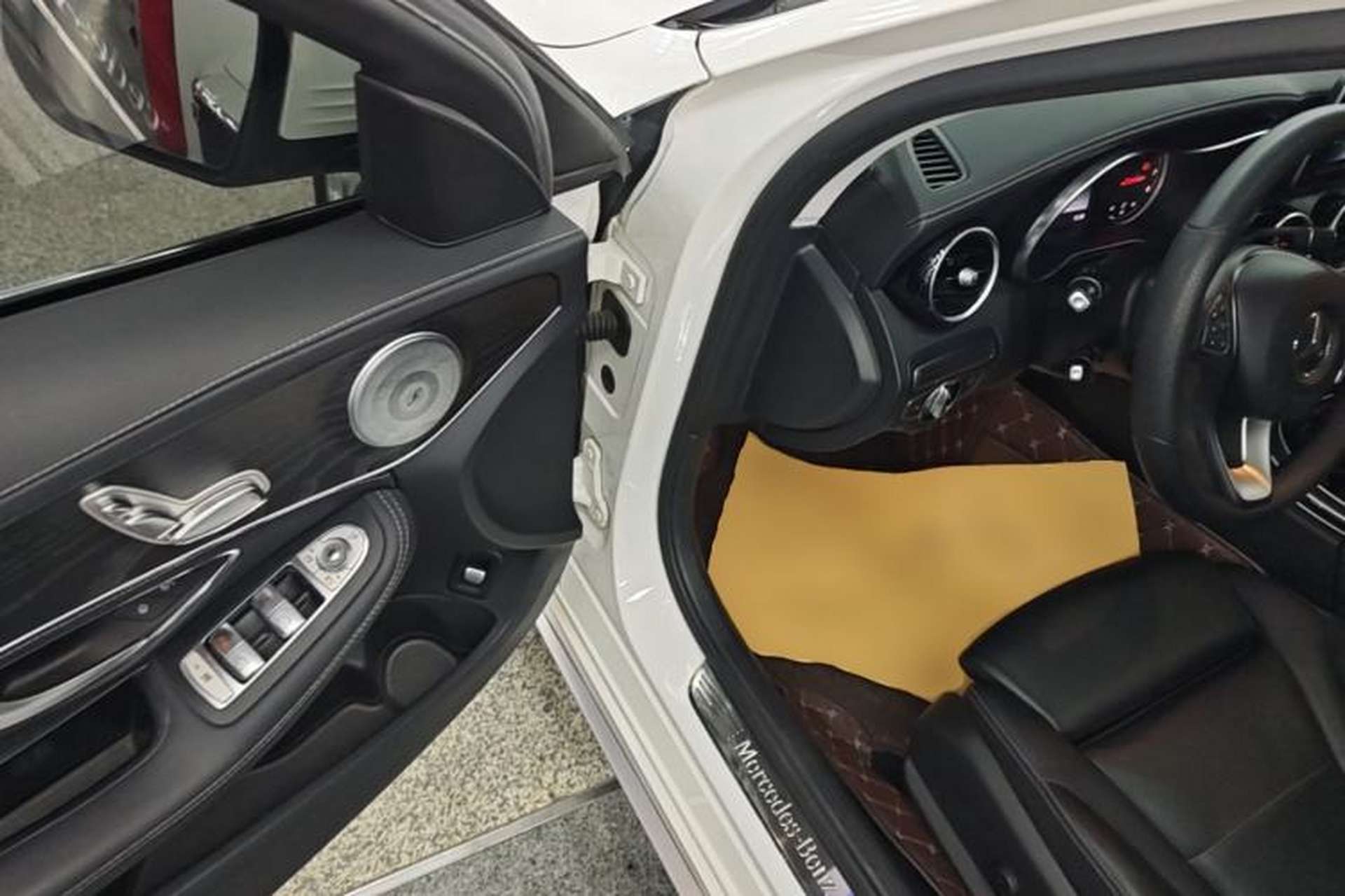 Used Mercedes-Benz C-Class 2015 Restyled C 180 L Sport Edition Driver Seat