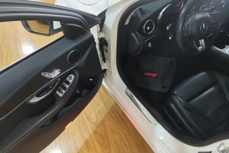Used Mercedes-Benz C-Class 2015 Restyled C 180 L Sport Edition Driver Seat