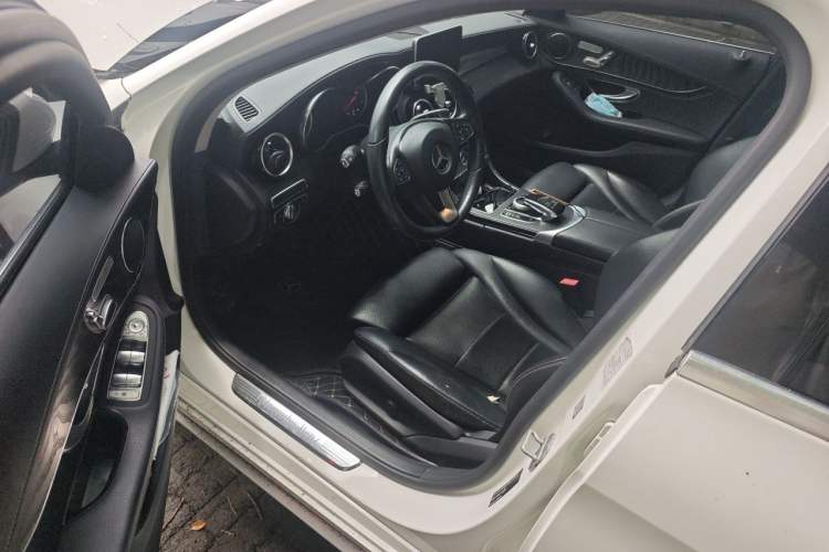 Used Mercedes-Benz C-Class 2015 Revised C 200 L Sport Edition Driver Seat