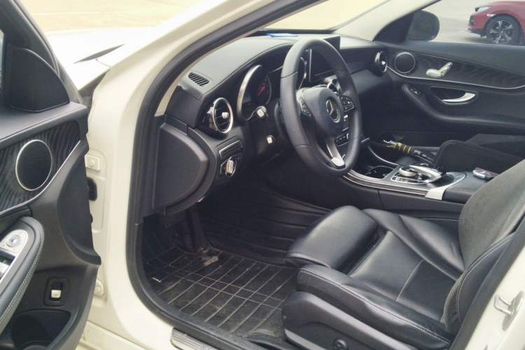 Used Mercedes-Benz C-Class 2015 Restyled C 180 L Sport Edition Driver Seat
