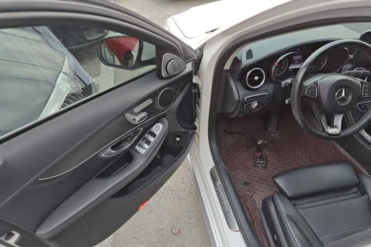 Used Mercedes-Benz C-Class 2015 Revised C 200 L Sport Edition Driver Seat