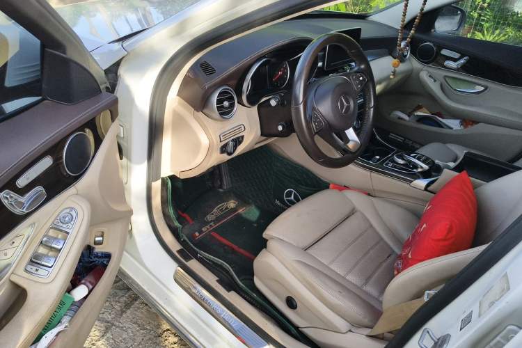 Used Mercedes-Benz C-Class 2015 Facelift C 200 L Driver Seat