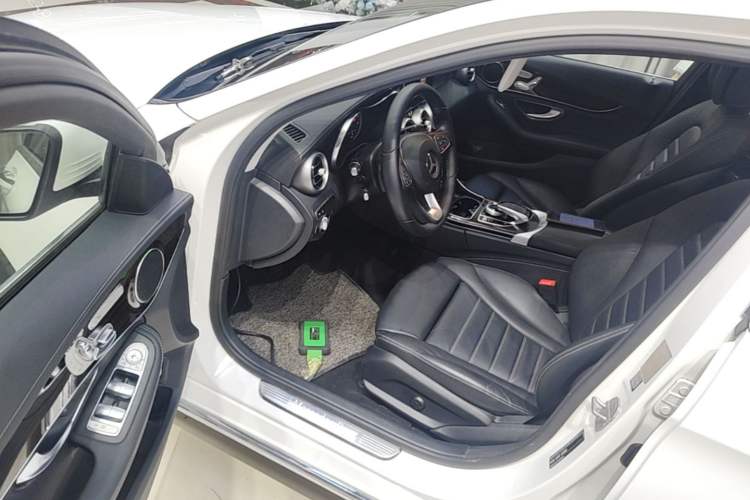 Used Mercedes-Benz C-Class 2015 C 260 L Driver Seat