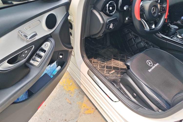 Used Mercedes-Benz C-Class 2015 C 200 Sport Edition 4MATIC Driver Seat