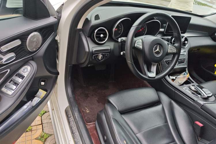Used Mercedes-Benz C-Class 2015 Revised C 200 L Sport Edition Driver Seat