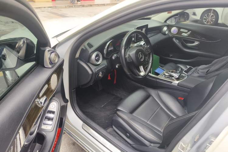 Used Mercedes-Benz C-Class 2015 C 200 L Driver Seat
