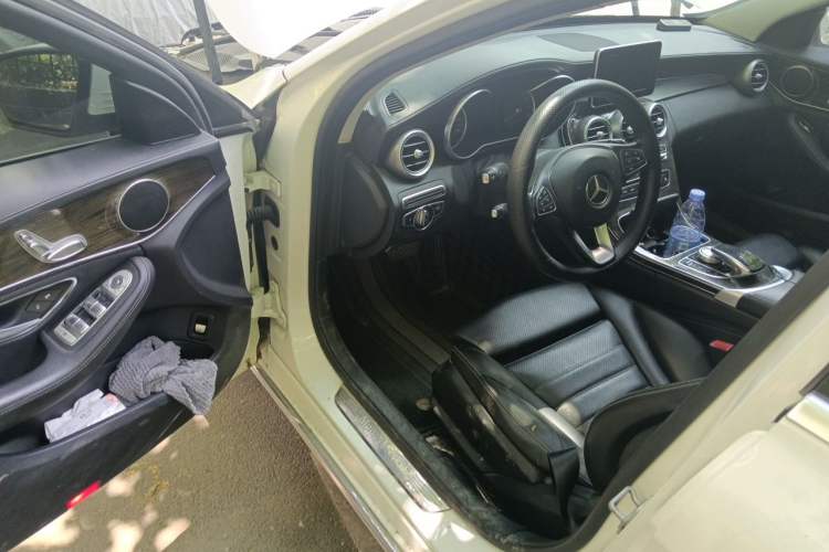 Used Mercedes-Benz C-Class 2015 Facelift C 180 L Driver Seat