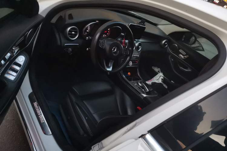 Used Mercedes-Benz C-Class 2015 C 200 L Driver Seat