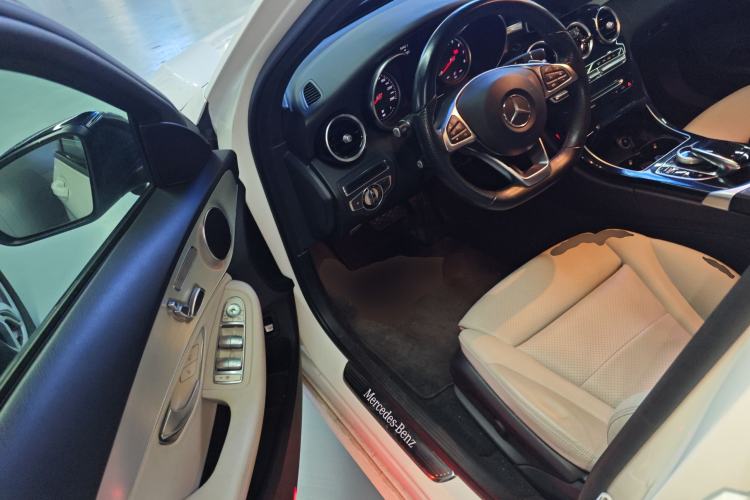 Used Mercedes-Benz C-Class 2015 C 200 Sport Edition 4MATIC Driver Seat