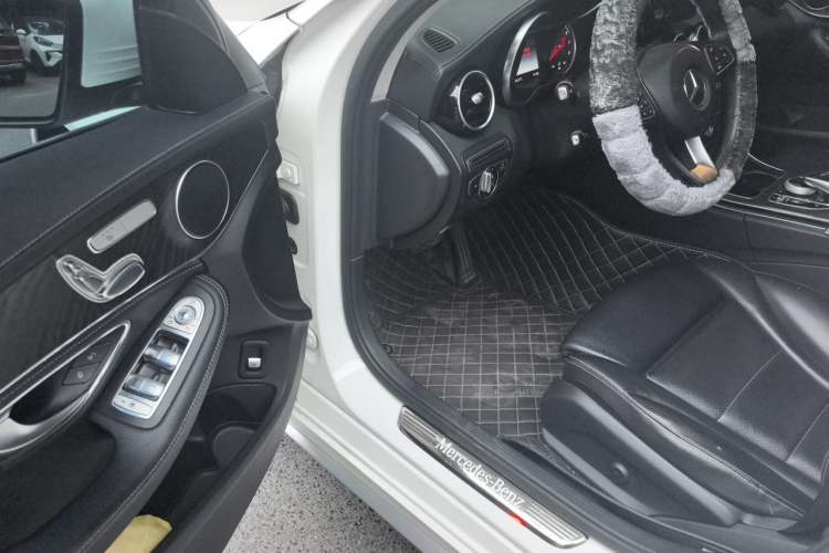 Used Mercedes-Benz C-Class 2015 Revised C 200 L Sport Edition Driver Seat