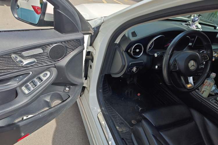 Used Mercedes-Benz C-Class 2015 Revised C 200 L Sport Edition Driver Seat