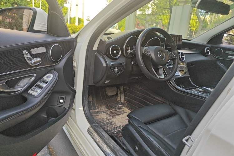 Used Mercedes-Benz C-Class 2015 Revised C 200 L Sport Edition Driver Seat