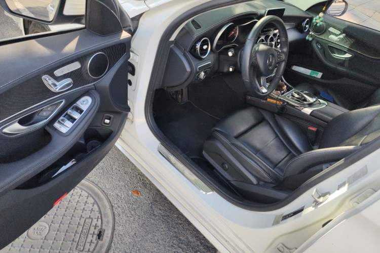 Used Mercedes-Benz C-Class 2015 Revised C 200 L Sport Edition Driver Seat