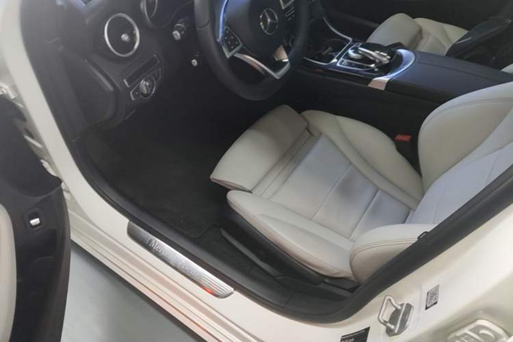 Used Mercedes-Benz C-Class 2015 C 200 Sport Edition 4MATIC Driver Seat