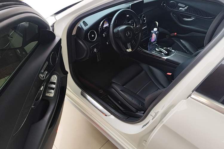 Used Mercedes-Benz C-Class 2015 Revised C 200 L Sport Edition Driver Seat