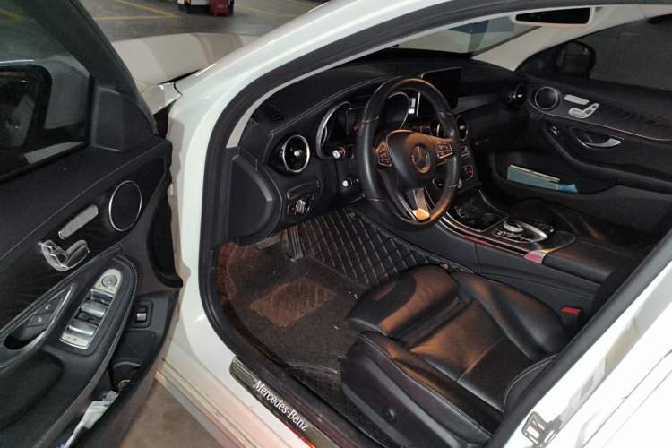 Used Mercedes-Benz C-Class 2015 Revised C 200 L Sport Edition Driver Seat