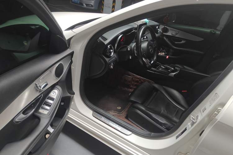Used Mercedes-Benz C-Class 2015 C 200 Sport Edition 4MATIC Driver Seat