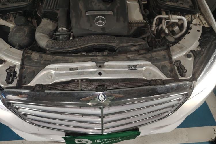Used Mercedes-Benz C-Class 2015 Facelift C 200 L Engine Bay