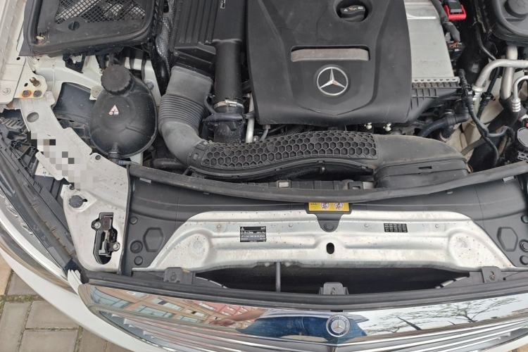 Used Mercedes-Benz C-Class 2015 C 200 L Engine Bay