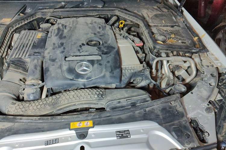Used Mercedes-Benz C-Class 2015 C 200 L Sport Edition Engine Bay Left