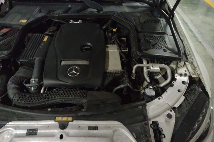 Used Mercedes-Benz C-Class 2015 C 200 L Engine Bay Left