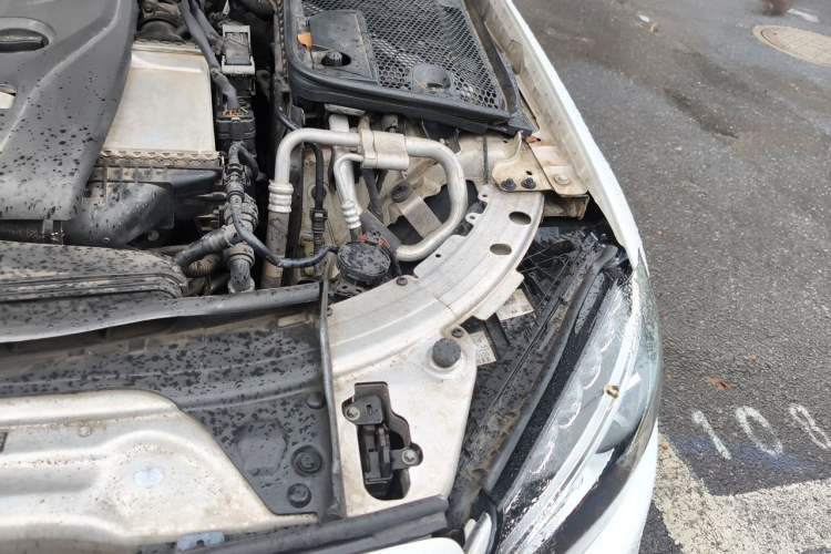 Used Mercedes-Benz C-Class 2015 Revised C 200 L Sport Edition Engine Bay Left