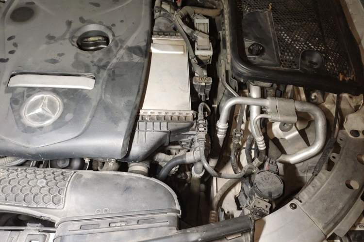Used Mercedes-Benz C-Class 2015 Facelift C 180 L Engine Bay Left