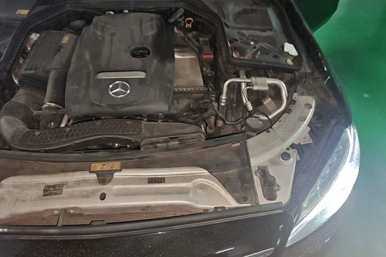 Used Mercedes-Benz C-Class 2015 C 180 L Sport Edition Engine Bay Left