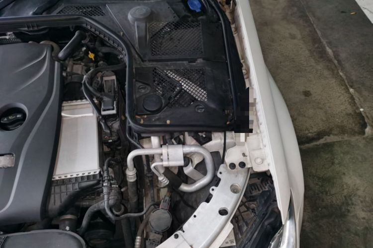 Used Mercedes-Benz C-Class 2015 Revised C 200 L Sport Edition Engine Bay Left